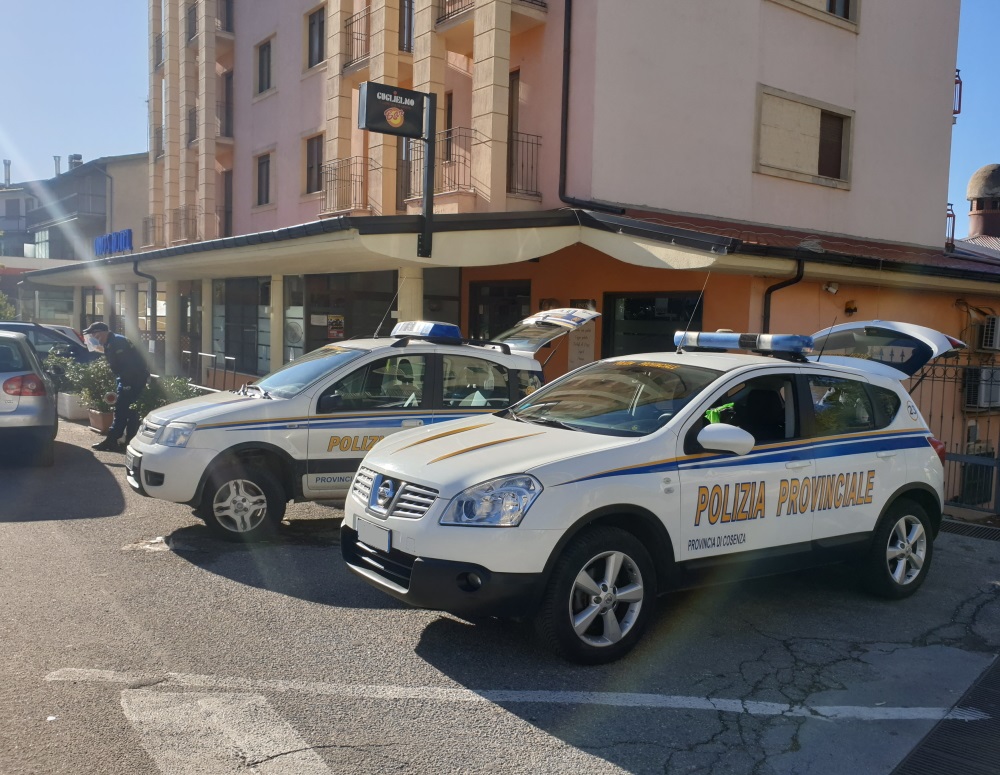 Massicci controlli anticovid della Polizia Provinciale a San Giovanni in Fiore
