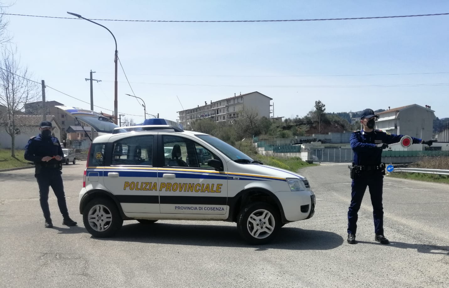 Controlli della Polizia Provinciale sulle strade della Sila: diversi automezzi sequestrati, denunce e sanzioni.