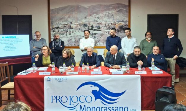 Presentata dinanzi alle autorità istituzionali e ad un folto pubblico il direttivo dell’associazione  Vola alta come l’aquila del suo stemma la Pro Loco di Mongrassano APS