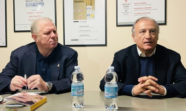 COMUNICATO STAMPA    Piero Marrazzo ha presentato ieri a Cosenza  il suo “Storia senza eroi”