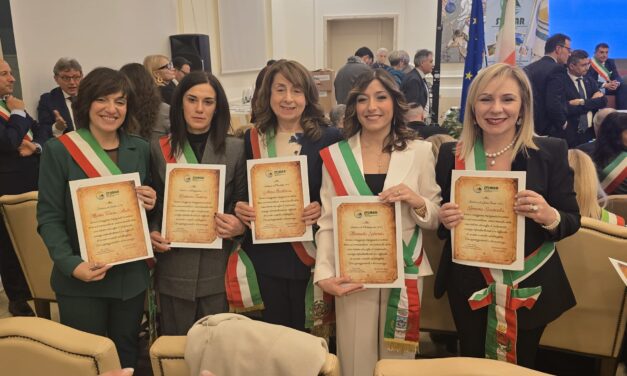 COMUNICATO STAMPA  AREE INTERNE, LEADERSHIP AL FEMMINILE: PREMIATA LA SINDACA DI FILADELFIA ANNA BARTUCCA