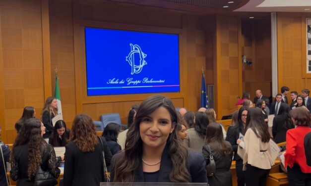 Il Comune di Mendicino esprime orgoglio per Chiara Esposito, insignita del Premio America Giovani alla Camera dei Deputati  Le congratulazioni del Sindaco Irma Bucarelli per l’importante riconoscimento
