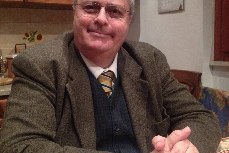 COMUNICATO STAMPA  ASCENSORE FERMO DA VENT’ANNI A FILADELFIA: DISABILE AMPUTATO COSTRETTO A SALIRE IN BRACCIO FINO AL SECONDO  PIANO