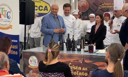 Il talento dei giovani studenti del’IIS Mancini Tommasi Todaro Cosentino conquista la Festa del Cioccolato di Cosenza